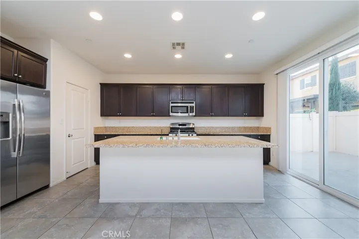 7169 Stardust Court, Eastvale, California 92880