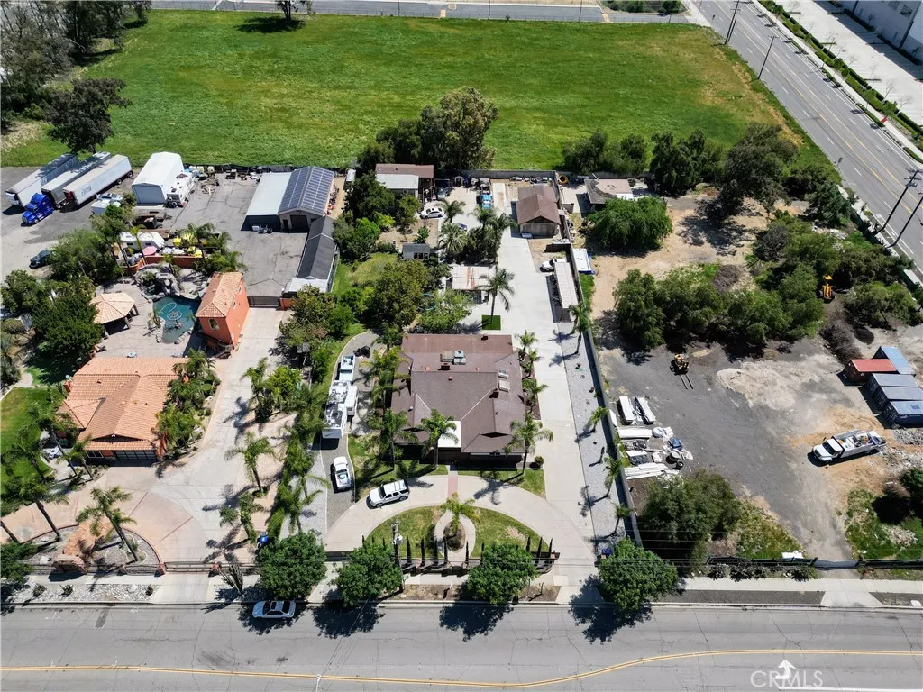 10881 Oleander Avenue, Fontana, California 92337 home-pic-3