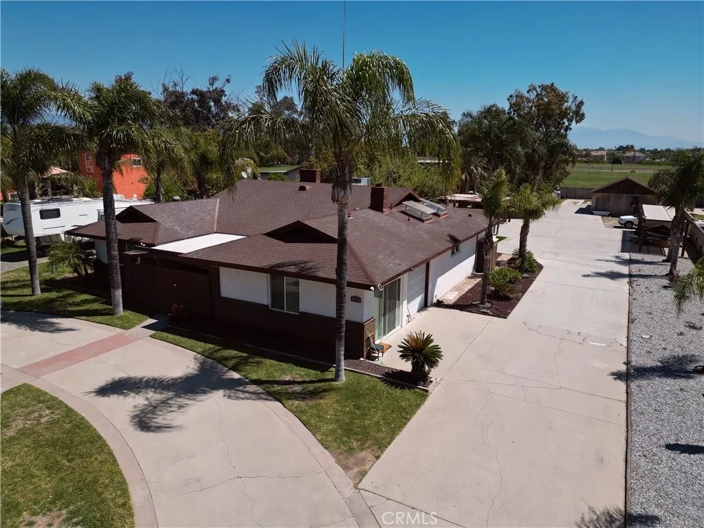 10881 Oleander Avenue, Fontana, California 92337 home-pic-0
