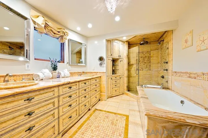 7964 Prospect Pl, La Jolla, California 92037