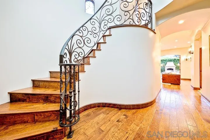 7964 Prospect Pl, La Jolla, California 92037