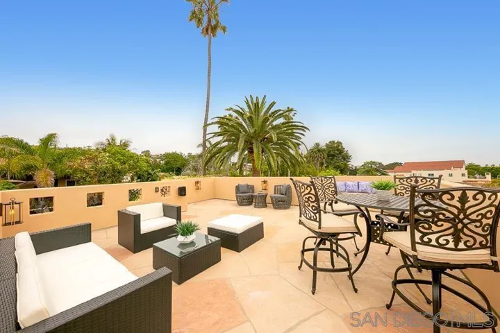 7964 Prospect Pl, La Jolla, California 92037