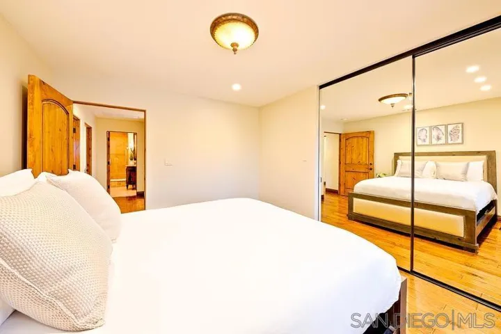 7964 Prospect Pl, La Jolla, California 92037
