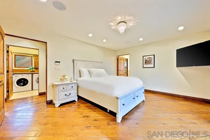 7964 Prospect Pl, La Jolla, California 92037