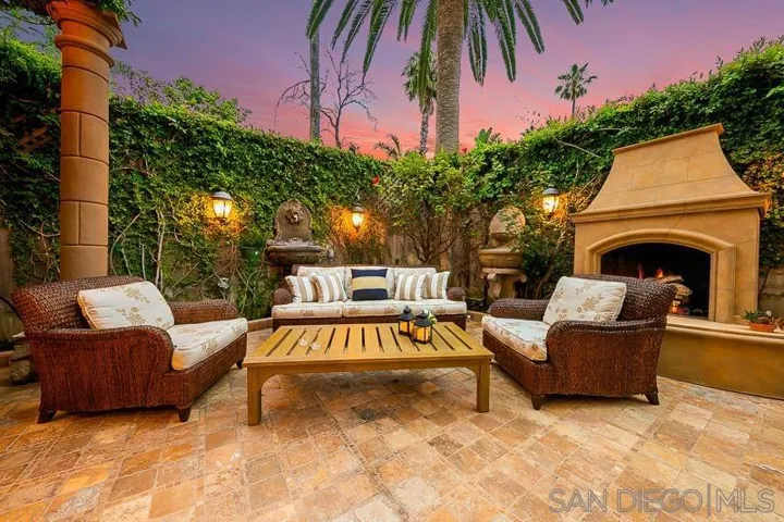 7964 Prospect Pl, La Jolla, California 92037