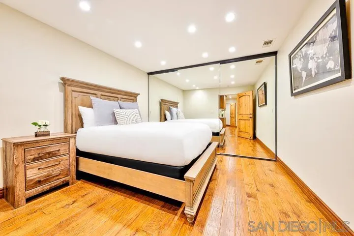 7964 Prospect Pl, La Jolla, California 92037