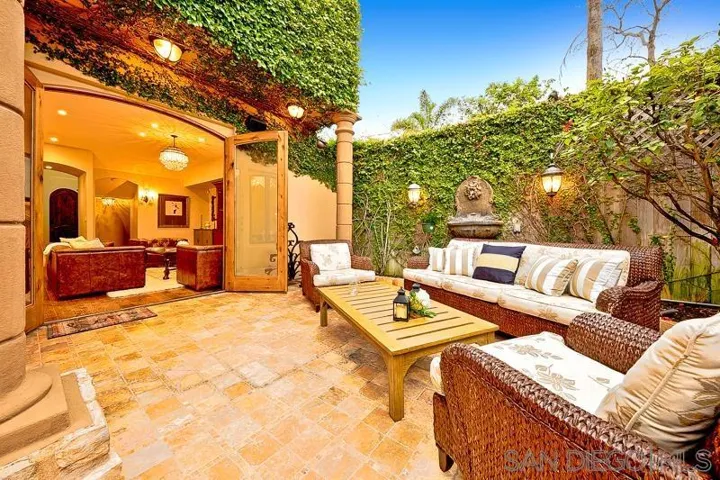 7964 Prospect Pl, La Jolla, California 92037
