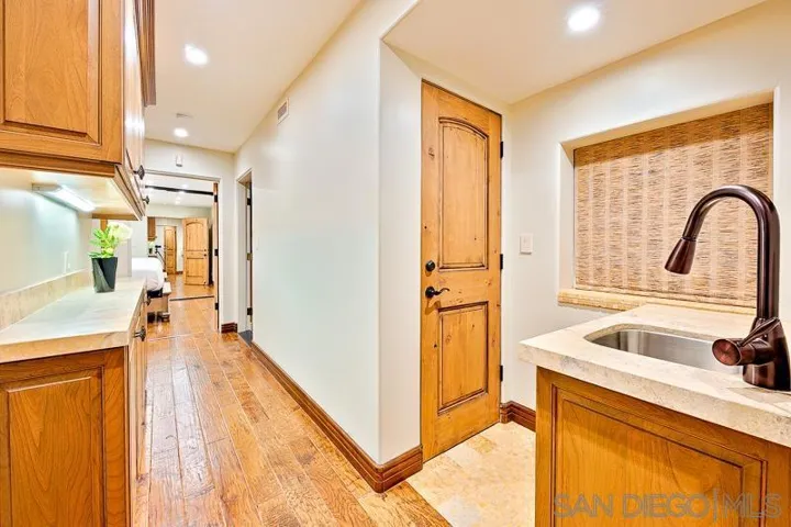 7964 Prospect Pl, La Jolla, California 92037