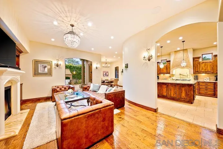 7964 Prospect Pl, La Jolla, California 92037