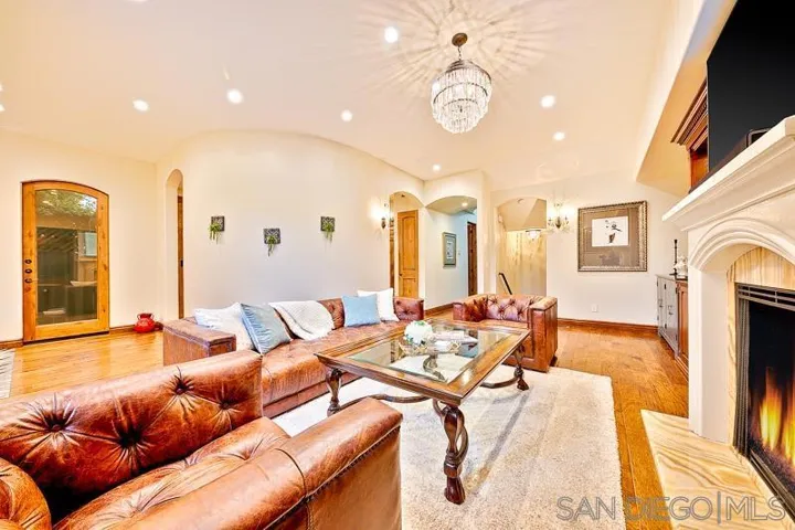7964 Prospect Pl, La Jolla, California 92037