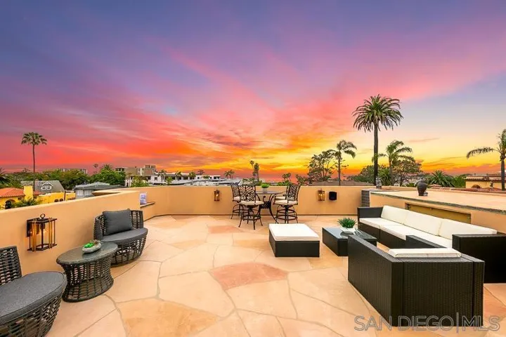7964 Prospect Pl, La Jolla, California 92037