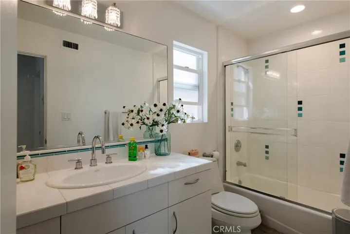 1427 Manhattan Avenue, Hermosa Beach, California 90254
