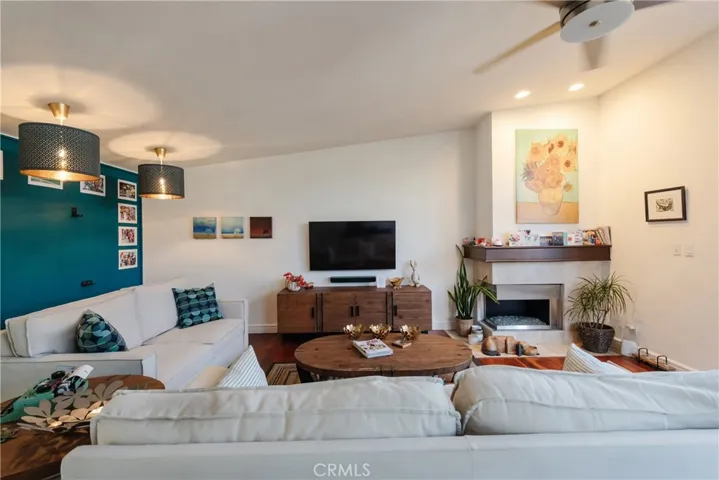 1427 Manhattan Avenue, Hermosa Beach, California 90254