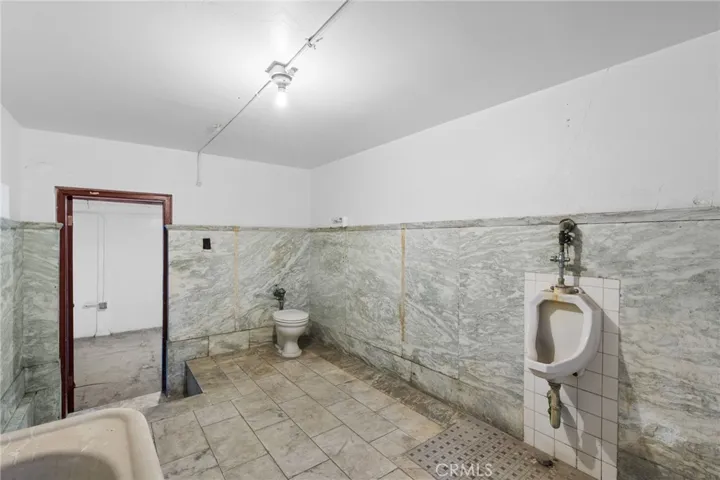 801 Baker Street, Bakersfield, California 93305