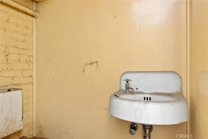 801 Baker Street, Bakersfield, California 93305