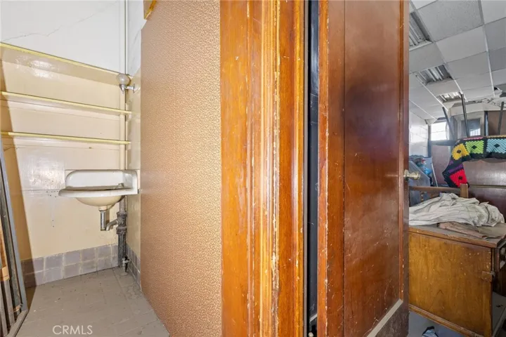 801 Baker Street, Bakersfield, California 93305