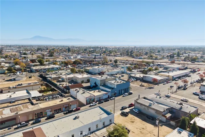 805 Baker Street, Bakersfield, California 93305