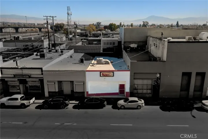 805 Baker Street, Bakersfield, California 93305
