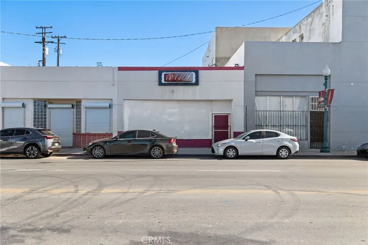 805 Baker Street, Bakersfield, California 93305