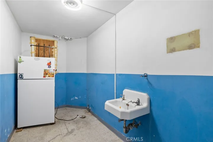 805 Baker Street, Bakersfield, California 93305