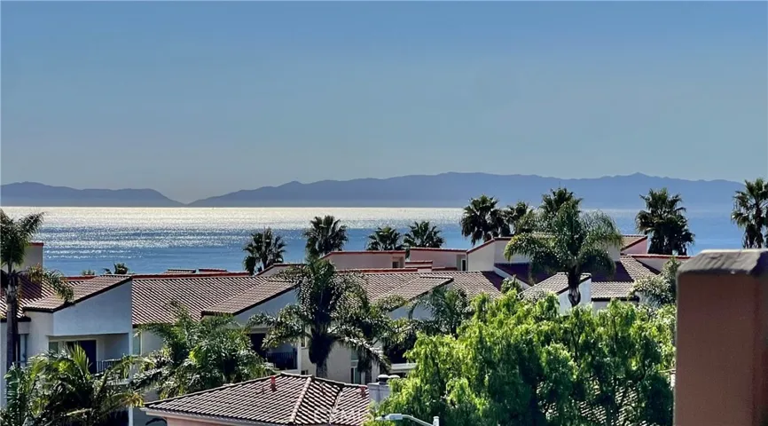 Spectacular Ocean and Catalina Island Views from the Casual Dining Area and also the Back Upper Patio.