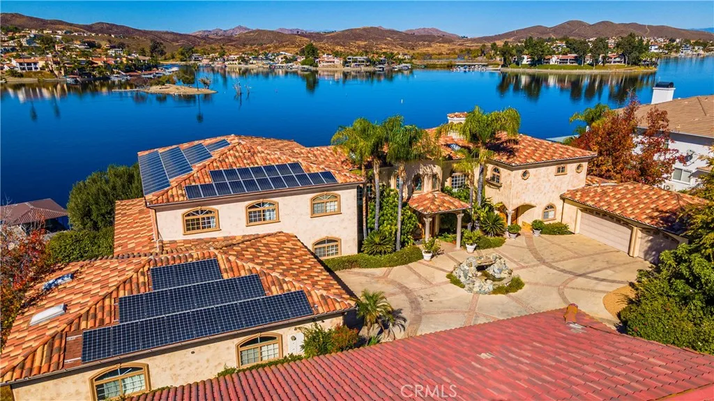 21990 Village Way, Canyon Lake, California 92487 home-pic-8
