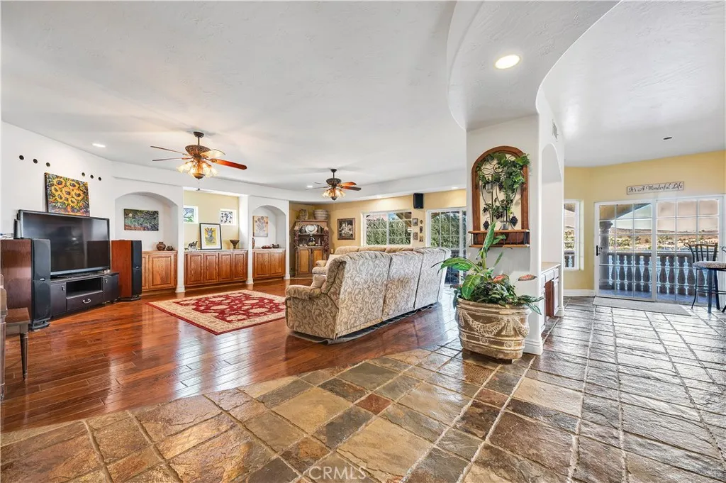 21990 Village Way, Canyon Lake, California 92487 home-pic-18