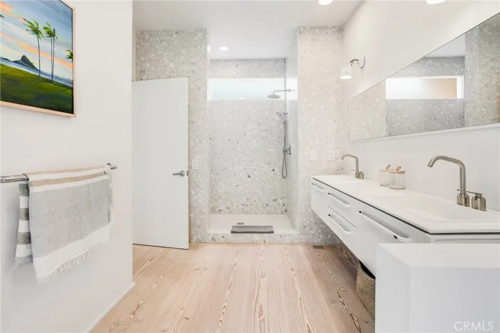 912 Santa Ana Street, Laguna Beach, California 92651