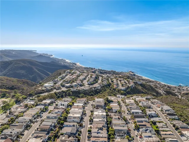 912 Santa Ana Street, Laguna Beach, California 92651