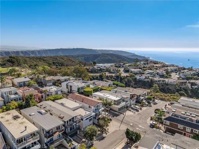 912 Santa Ana Street, Laguna Beach, California 92651