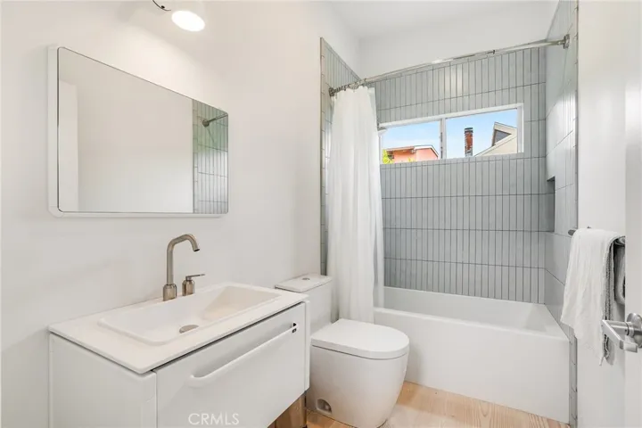 912 Santa Ana Street, Laguna Beach, California 92651