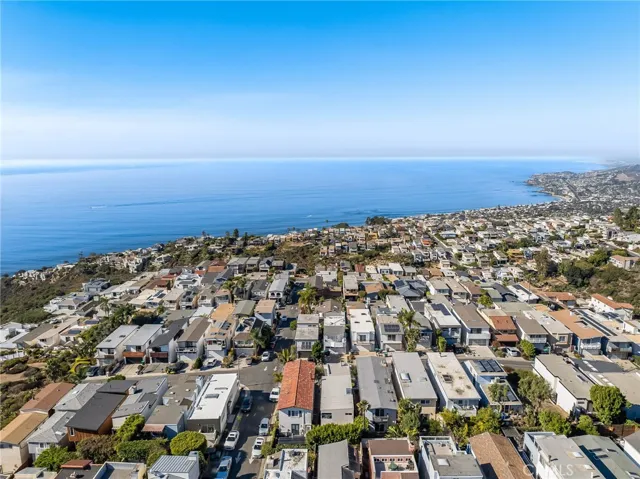 912 Santa Ana Street, Laguna Beach, California 92651