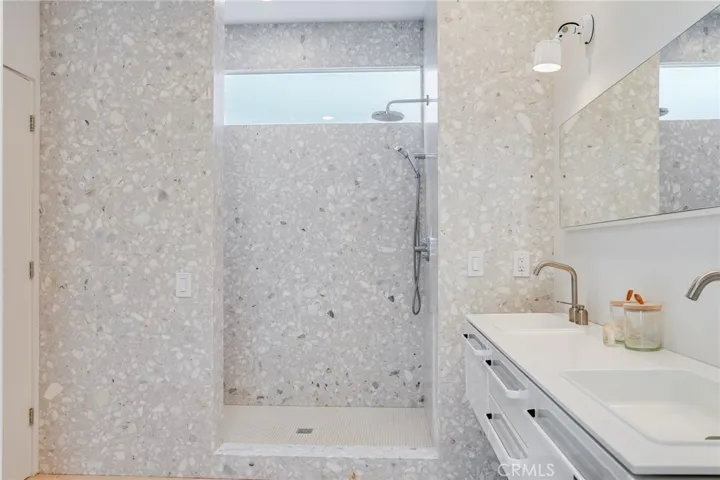 912 Santa Ana Street, Laguna Beach, California 92651