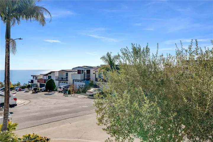 912 Santa Ana Street, Laguna Beach, California 92651