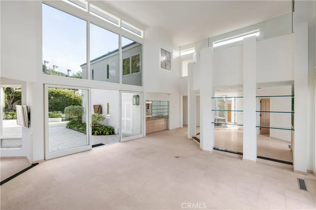 2 Inverness Lane, Newport Beach, California 92660 home-pic-11