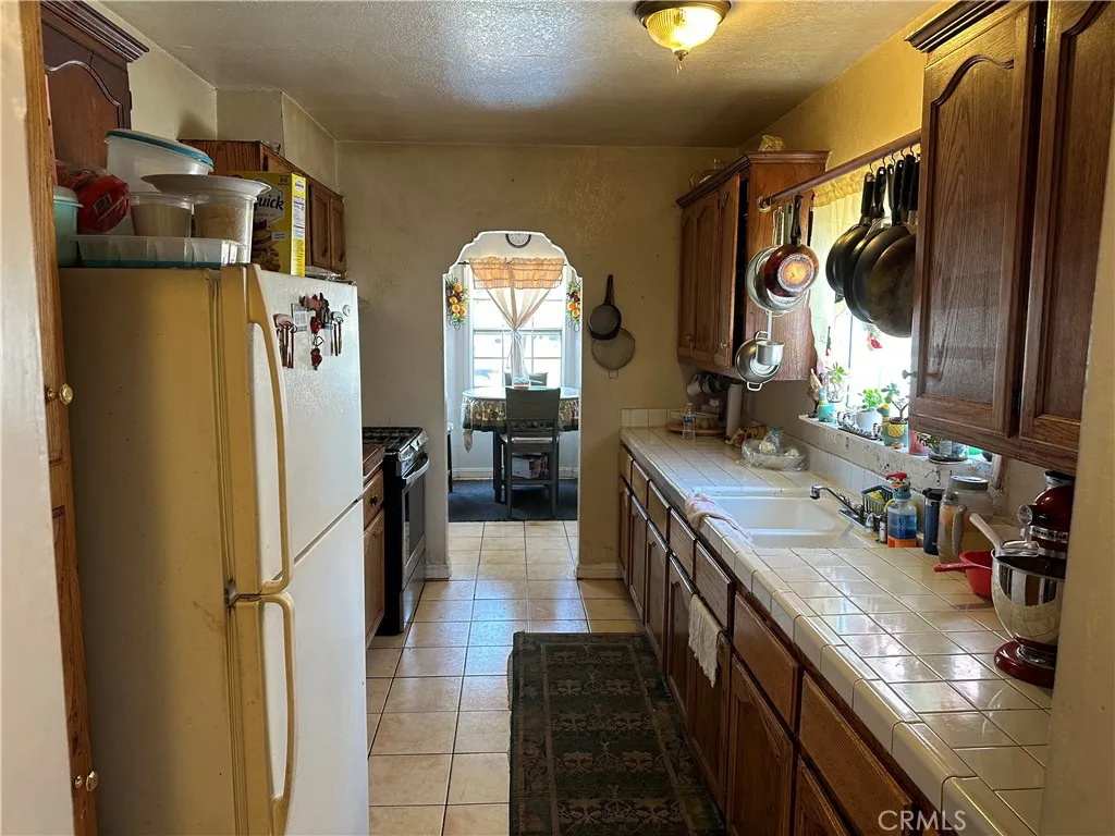 2032 W 77th St, Los Angeles, California 90047 home-pic-4