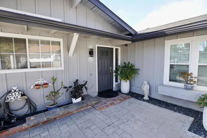 11402 Via Promesa, San Diego, California 92124