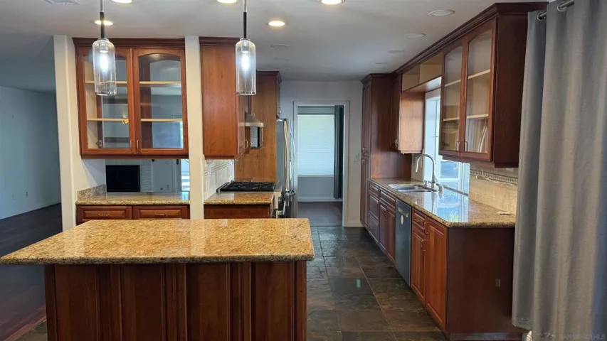 11402 Via Promesa, San Diego, California 92124
