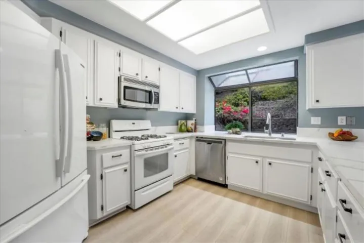 862 Muirwood Drive, Oceanside, California 92057
