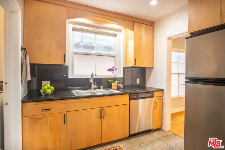 1414 S Spaulding Avenue, Los Angeles, California 90019