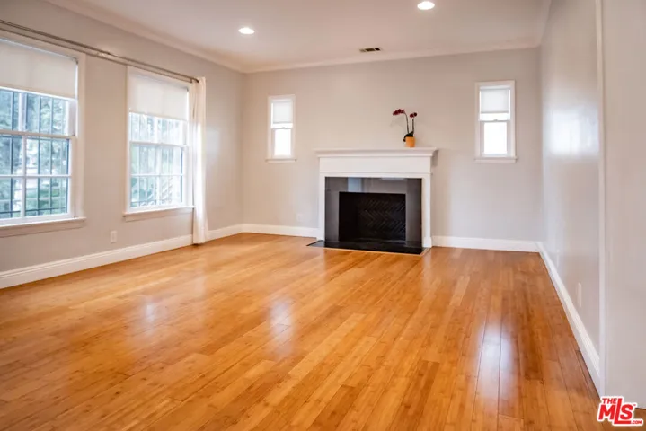 1414 S Spaulding Avenue, Los Angeles, California 90019