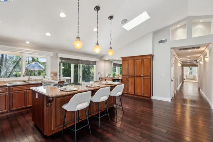 3950 Stanley Blvd, Pleasanton, California 94566