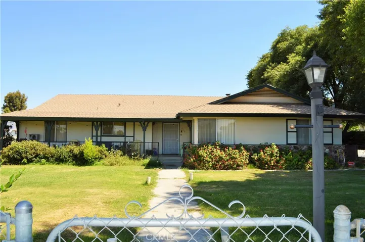 2750 W Devonshire Avenue, Hemet, California 92545