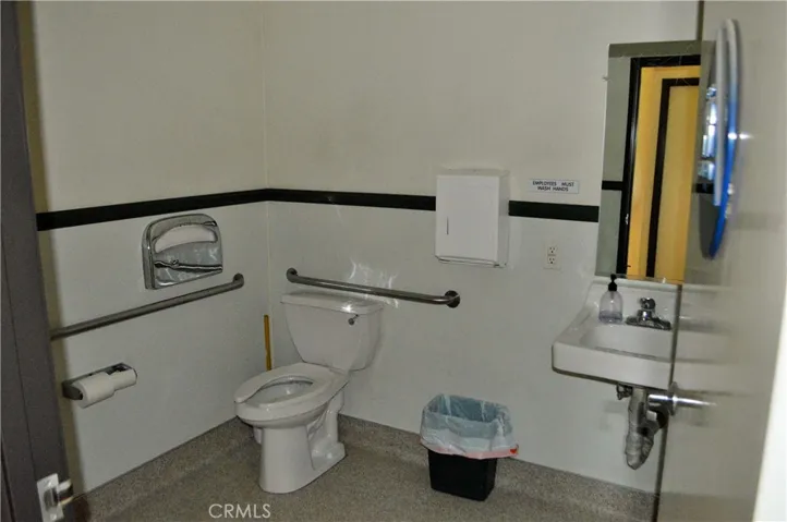 2750 W Devonshire Avenue, Hemet, California 92545