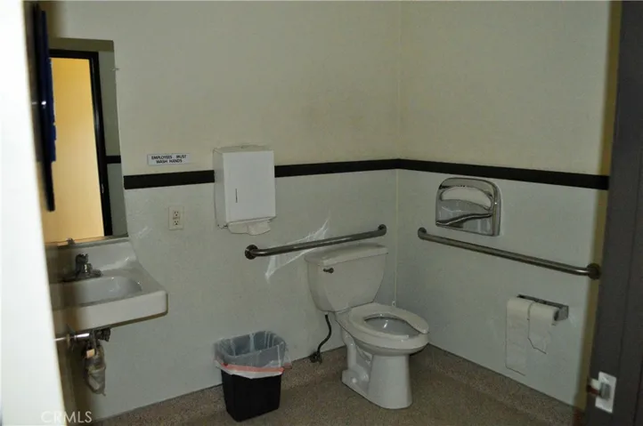 2750 W Devonshire Avenue, Hemet, California 92545