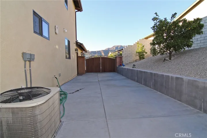 13936 Nurmi Street, Sylmar, California 91342