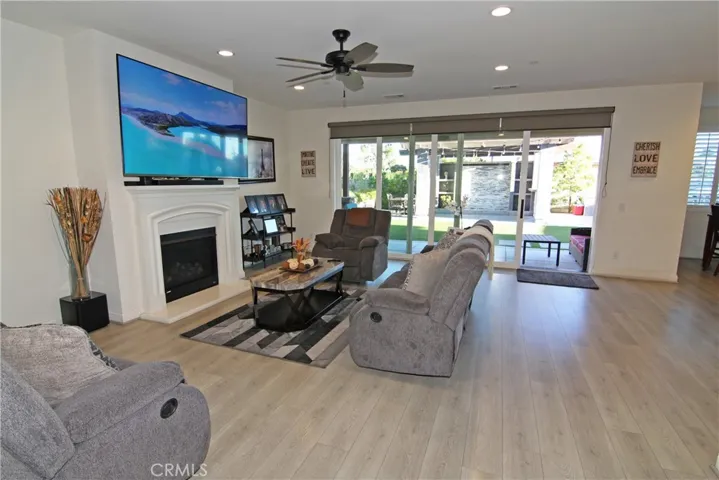 13936 Nurmi Street, Sylmar, California 91342