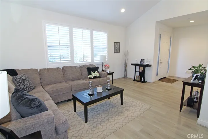 13936 Nurmi Street, Sylmar, California 91342