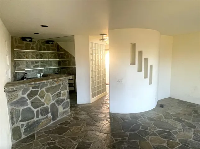 989 Miramar Street, Laguna Beach, California 92651