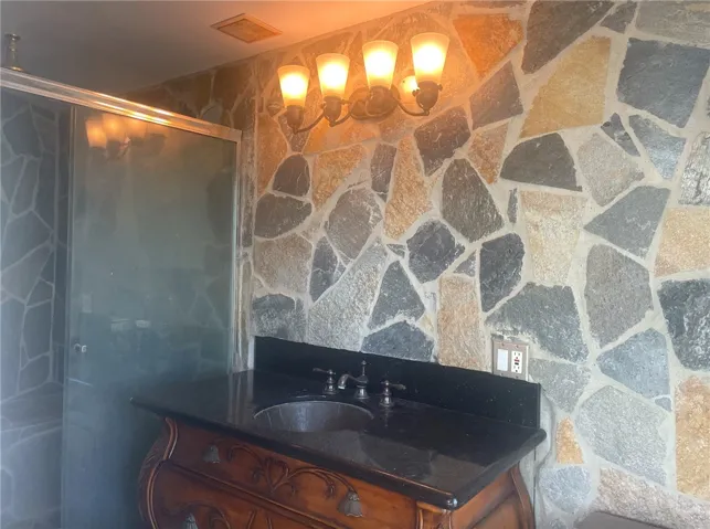 989 Miramar Street, Laguna Beach, California 92651